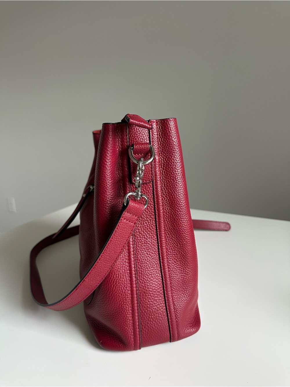 S-Zone Genuine Pebbled Leather Crossbody Bag Red Silver Hardware Zipper Closure - Picture 3 of 16
